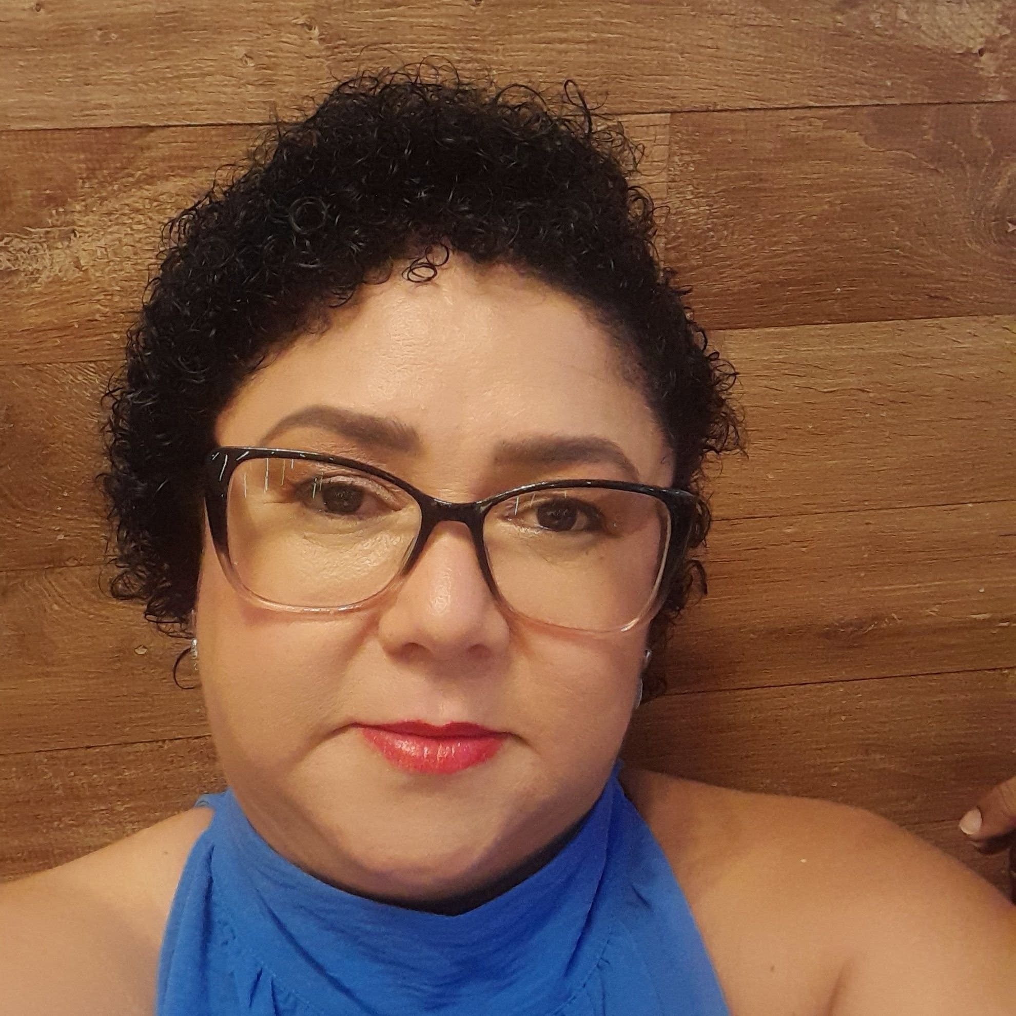 Alicia D., 44